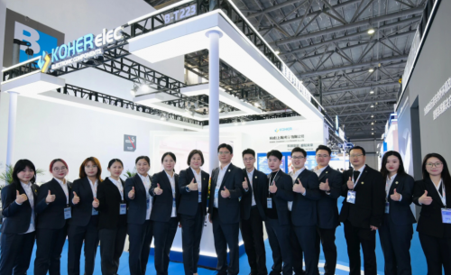 驭光而行 感知未来｜mg冰球突破豪华版电子闪耀2026 ALE车灯展